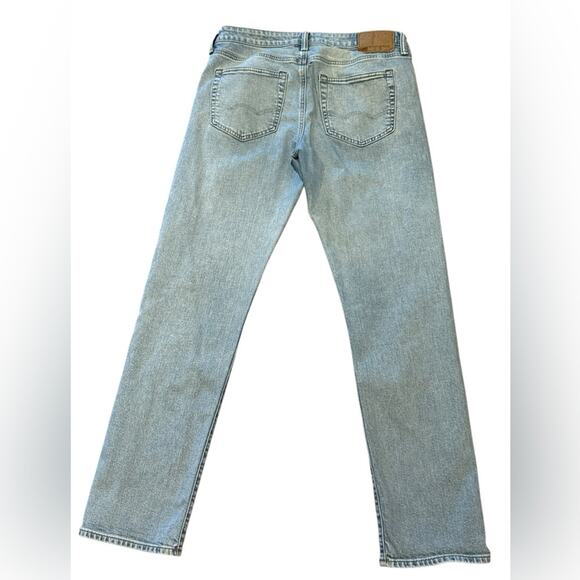 American Eagle Original Straight Flex Men's 32 x 34 Medium Wash Blue Jeans - Picture 2 of 9